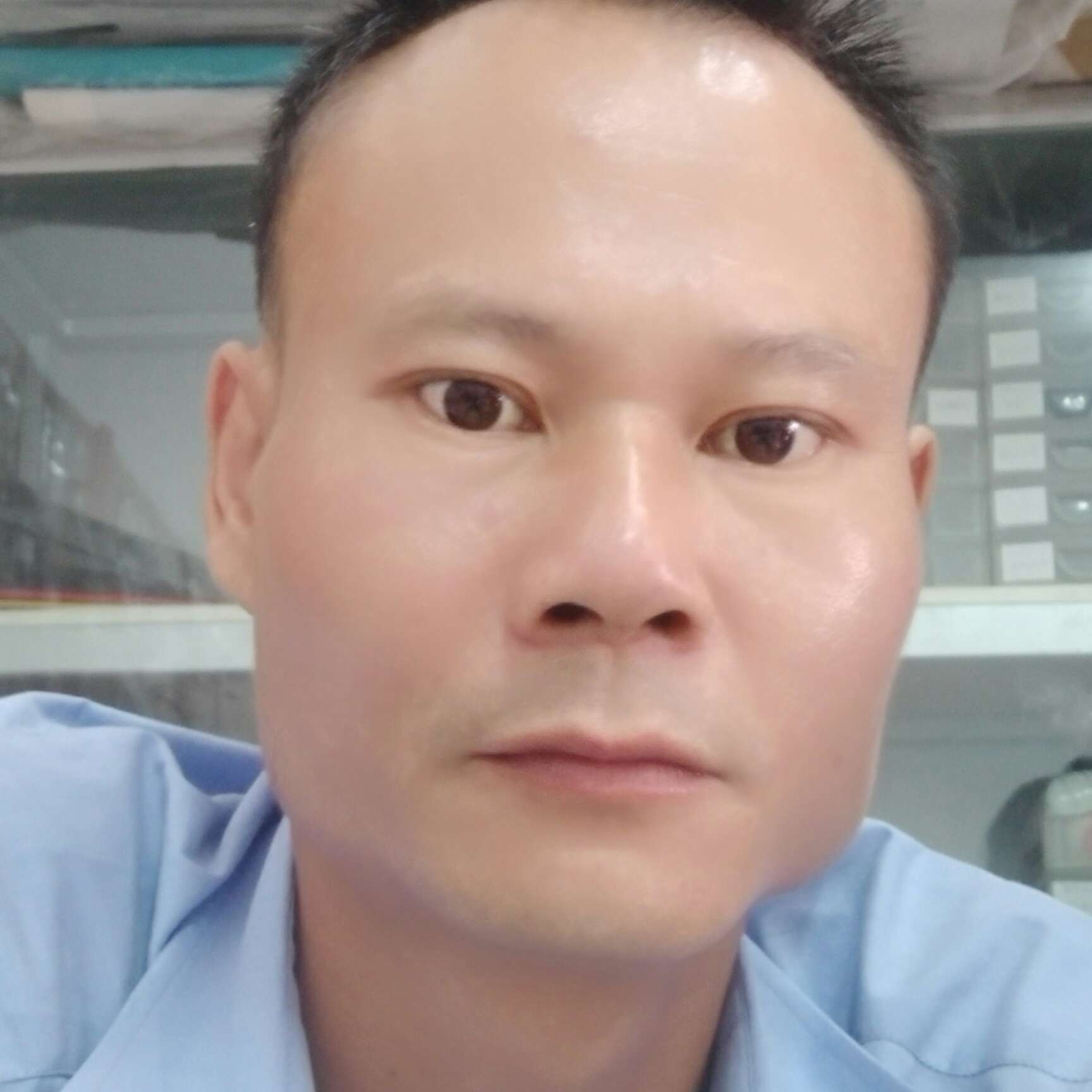 请出入的照片