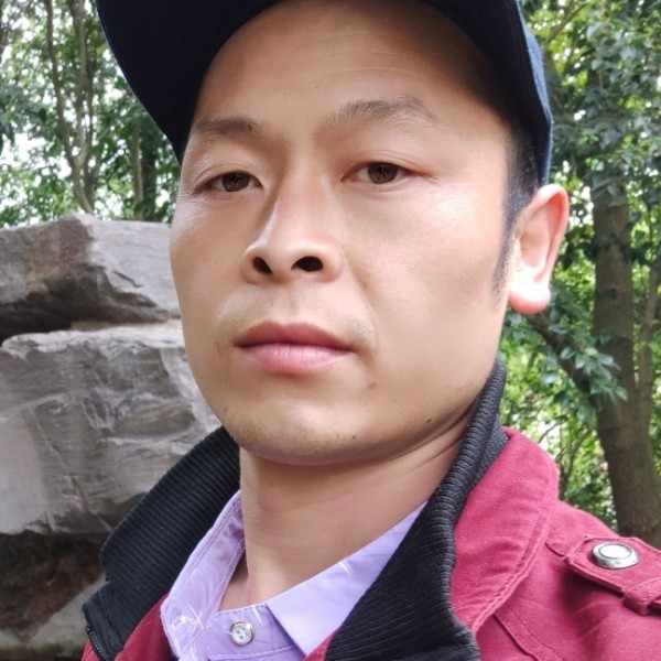 还单身保卫百褶裙的照片