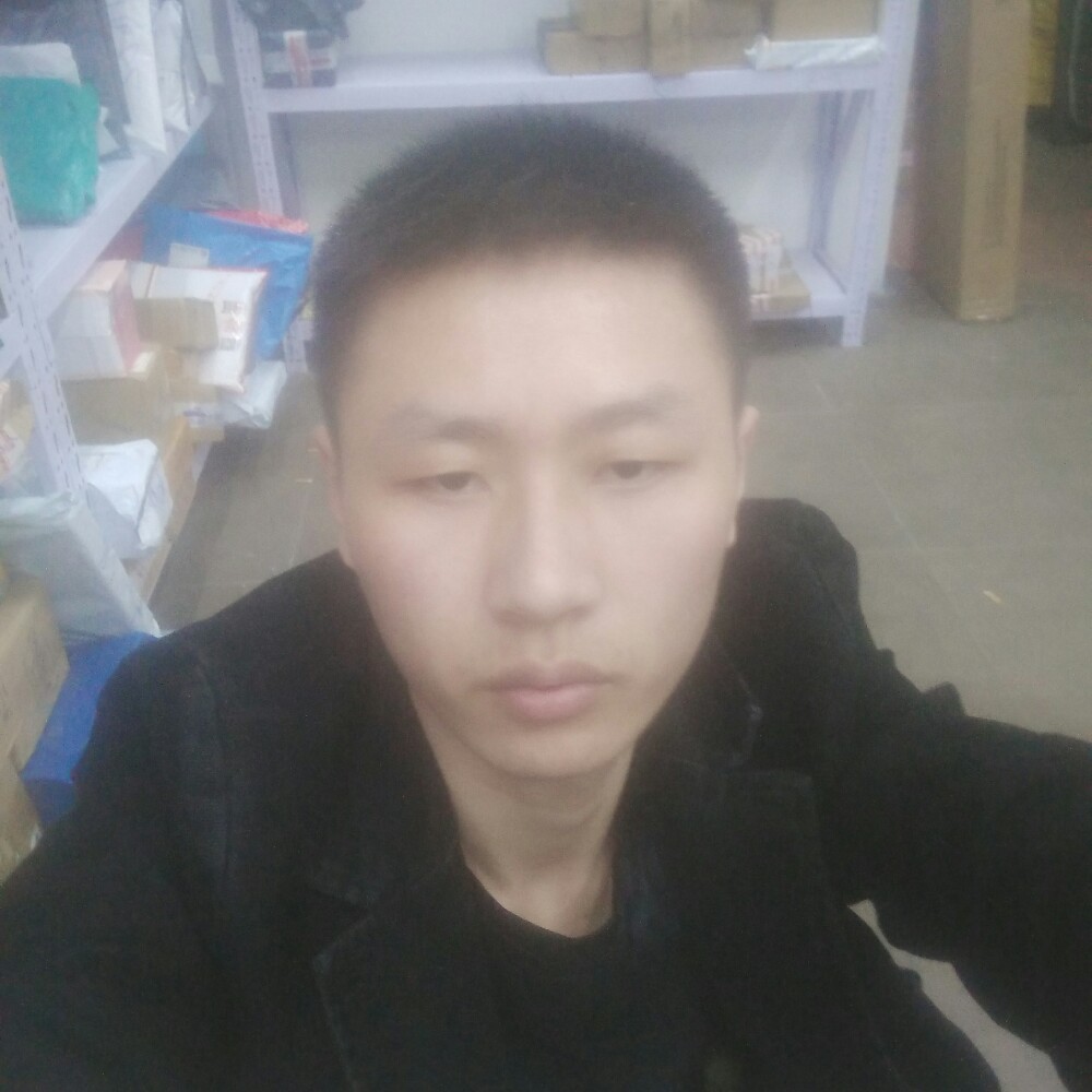 飘逸漫步大叔的照片