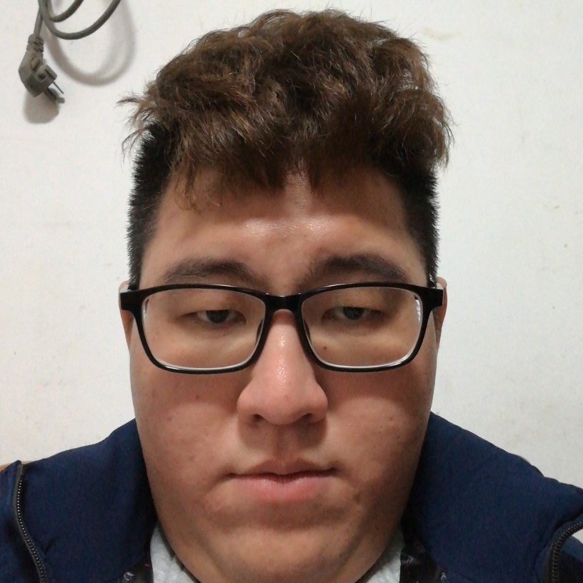 路灯深拥潇洒的照片