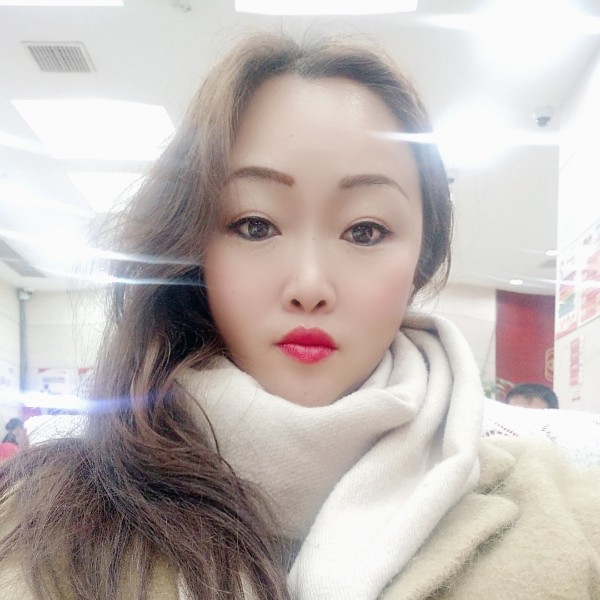 俏皮小女人的照片
