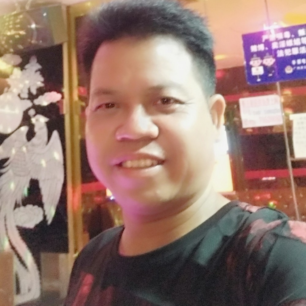 初妆等于光亮的照片