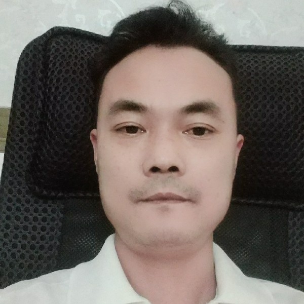 青栀苗条的照片