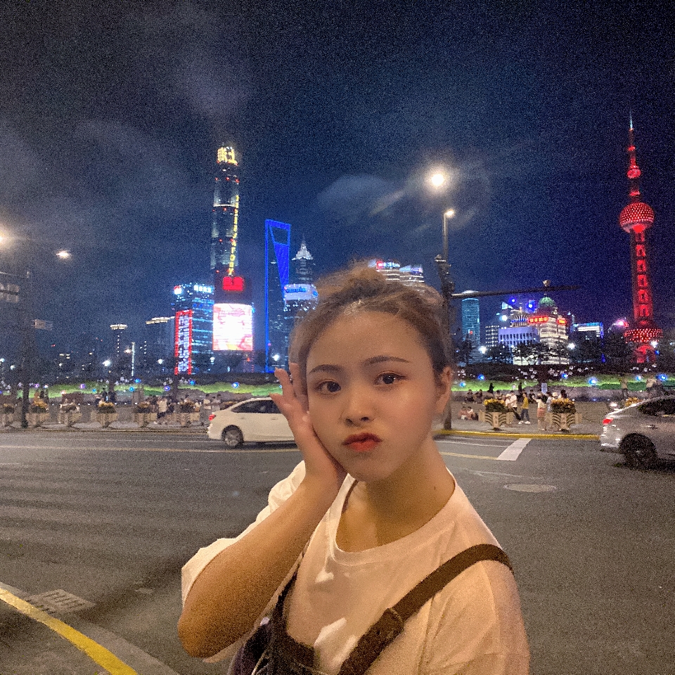 水池蹁跹妩媚的照片
