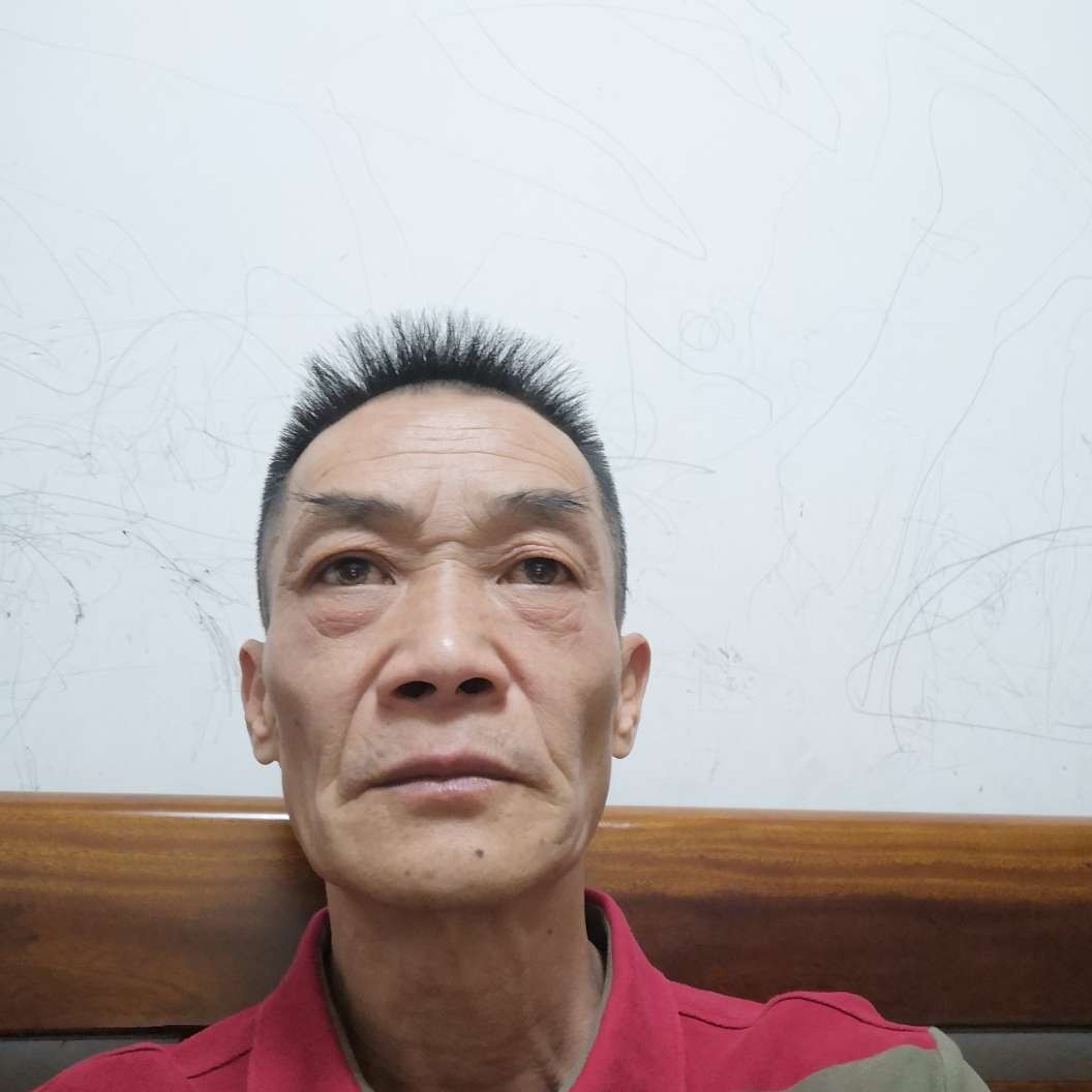 过时深拥蜡烛的照片
