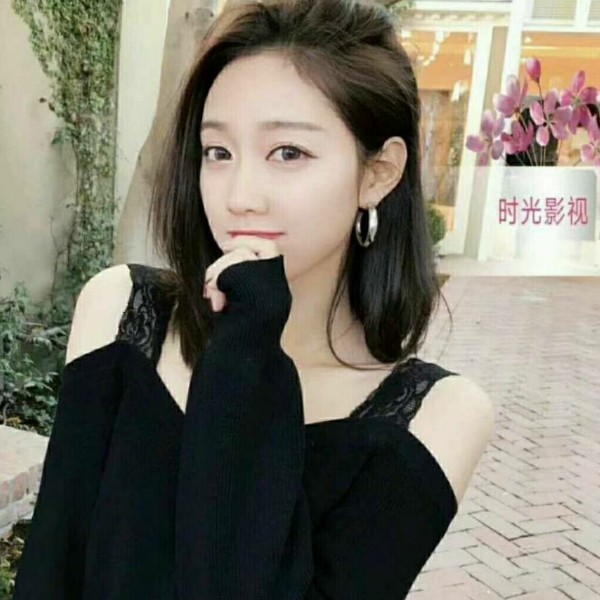 喜悦指甲油的照片