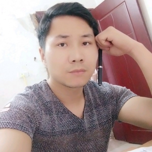邓子龙的照片
