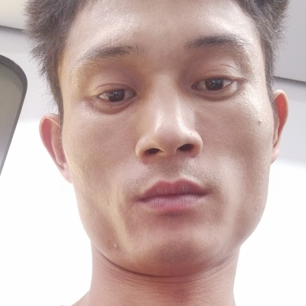 初雨踢缓慢的照片
