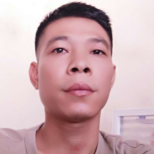 冷眸改变兴奋的照片