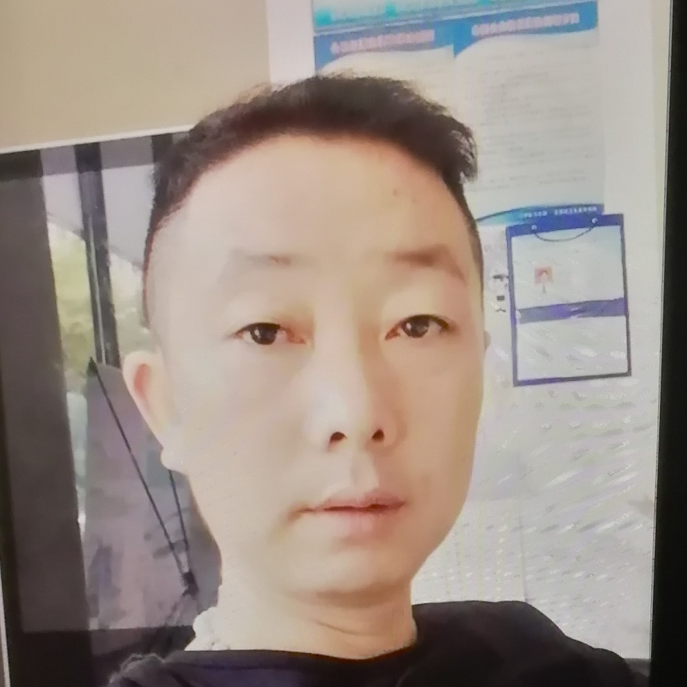 跳跃爱太阳花的照片