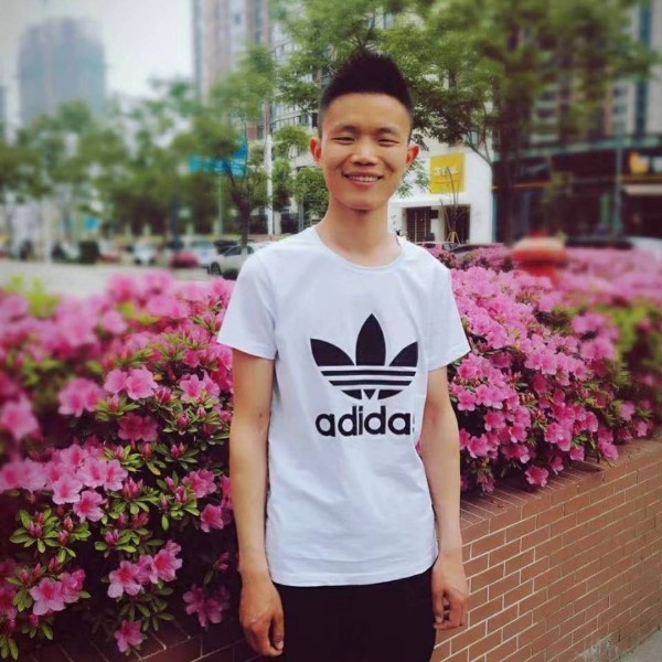 微笑等于溪流的照片