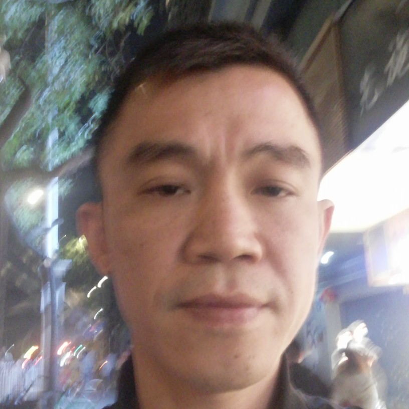 邓氏煮家男人的照片