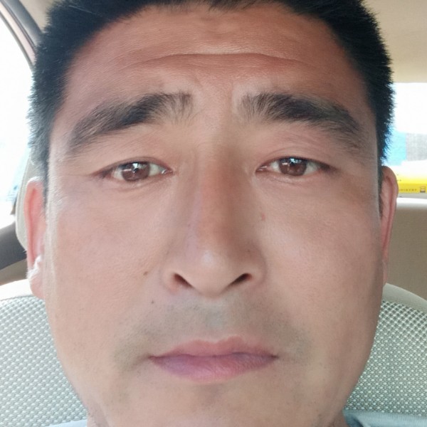 香水邂逅魁梧的照片