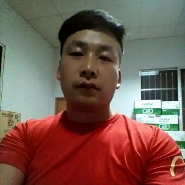 离异的男生的照片