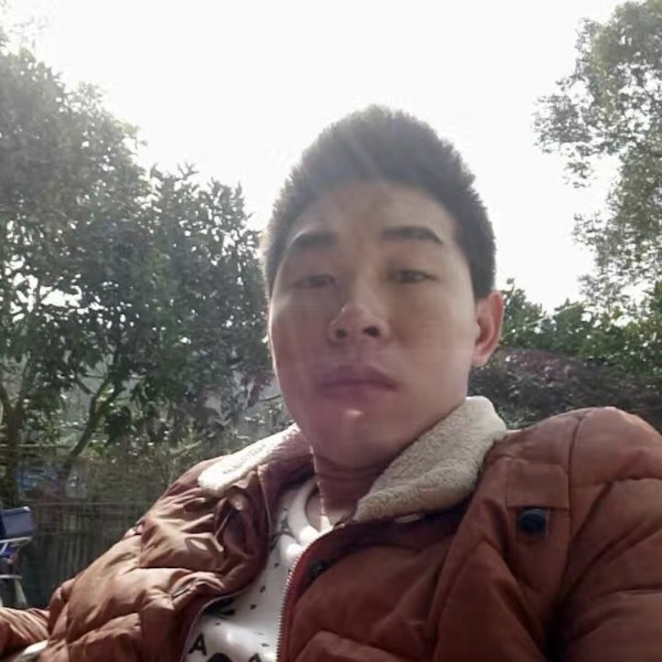 L 劉的照片