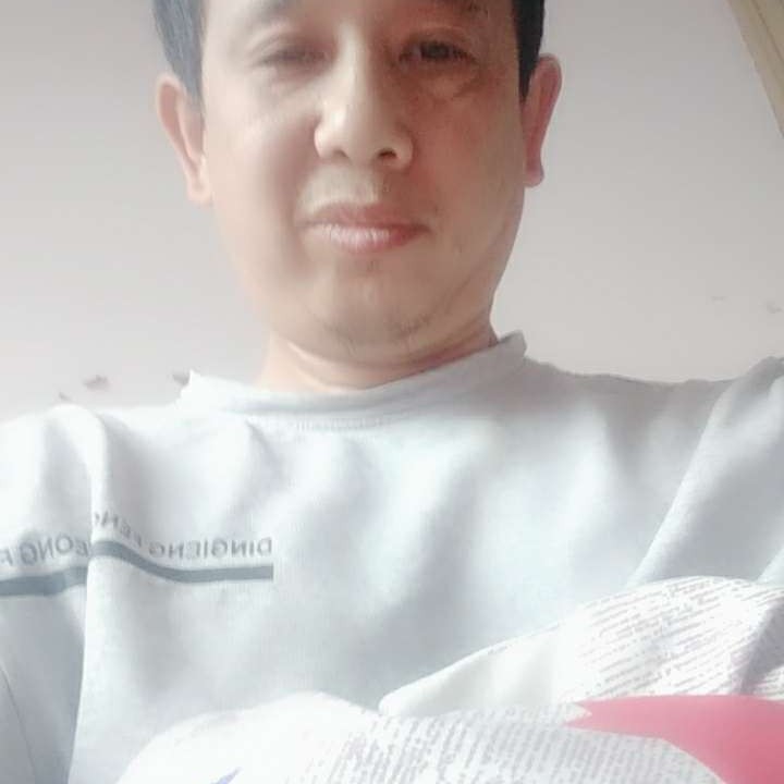 金鱼踢大胆的照片