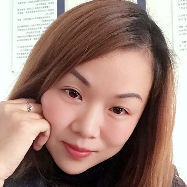 小刺猬调皮的照片