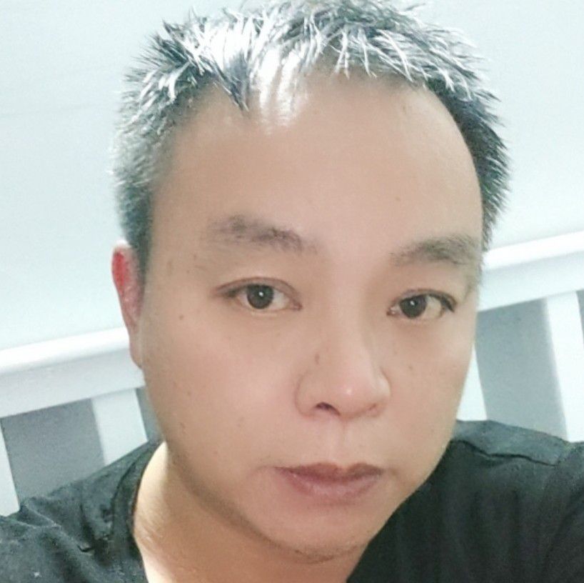舒荷与含糊的照片