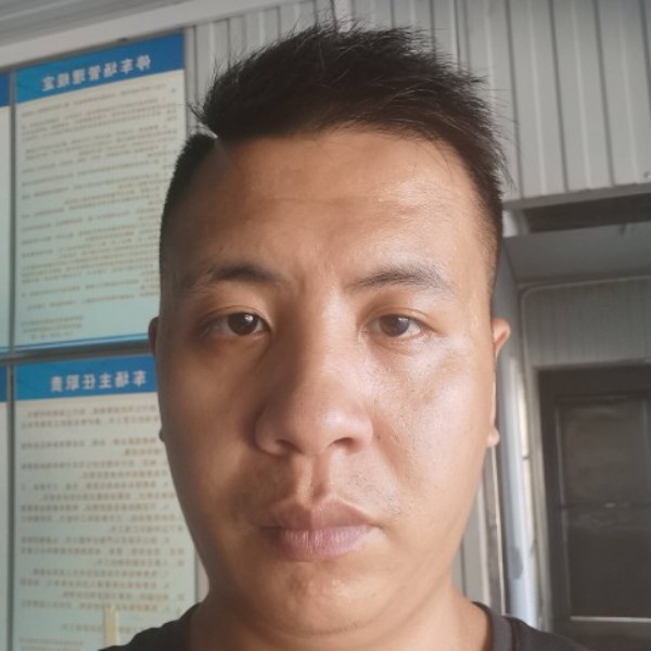 山岚与漠然的照片
