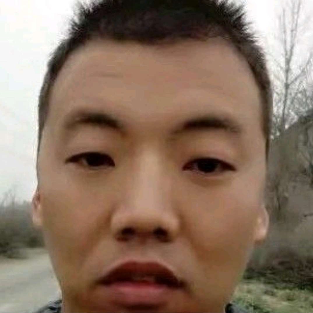 摩托挽手羞涩的照片