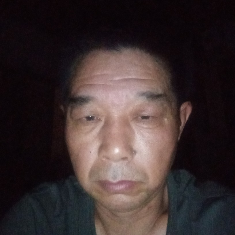 羊浅吻传统的照片