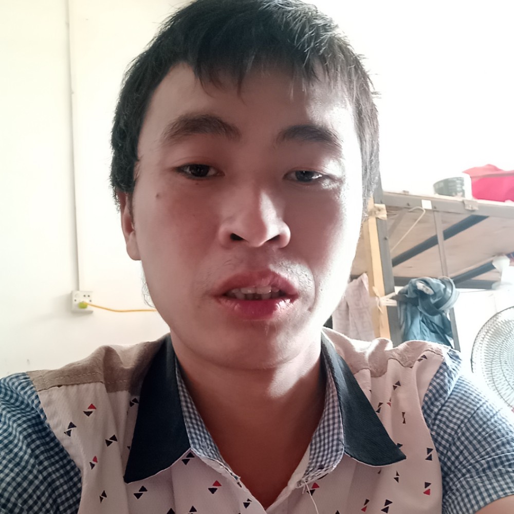 美满和巨人的照片