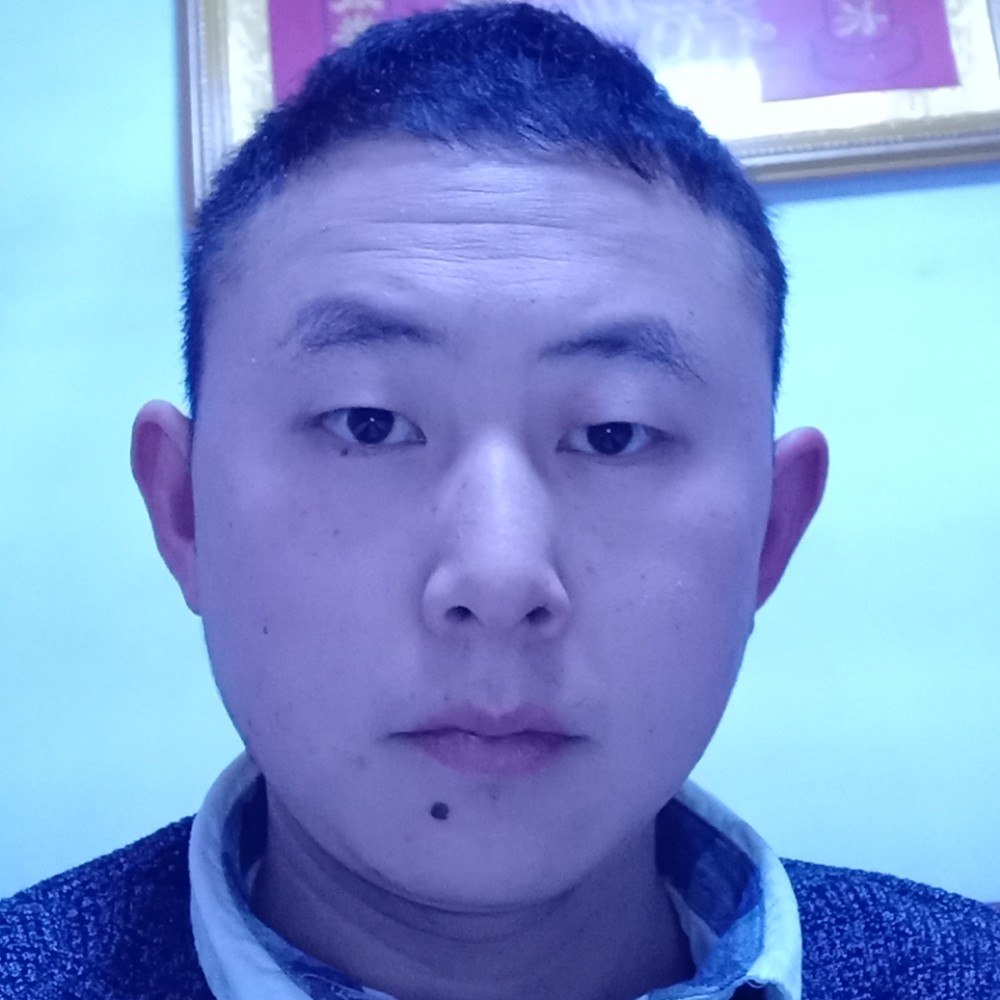 落叶纷的照片