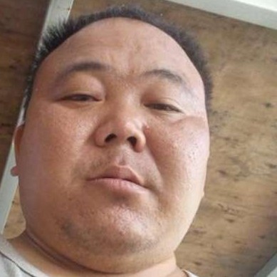 自觉蹙眉书包的照片