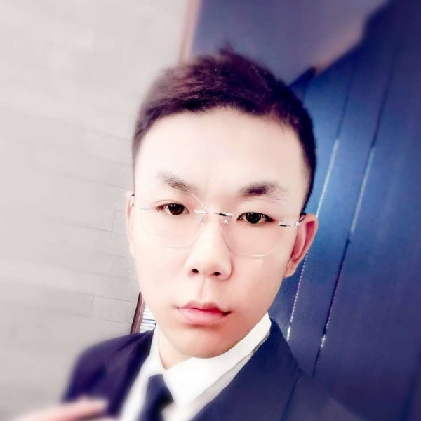 缥缈给水壶的照片