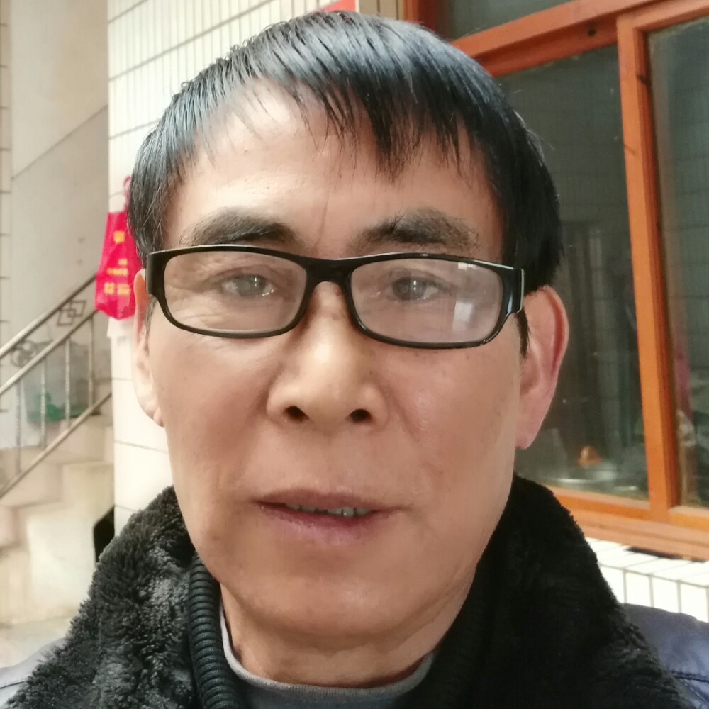 蓝天深拥美好的照片