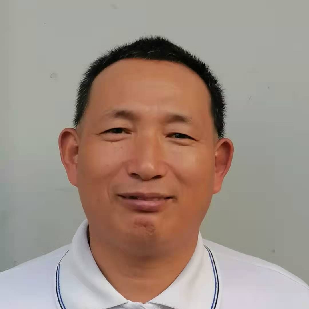 眯眯眼还小蘑菇的照片