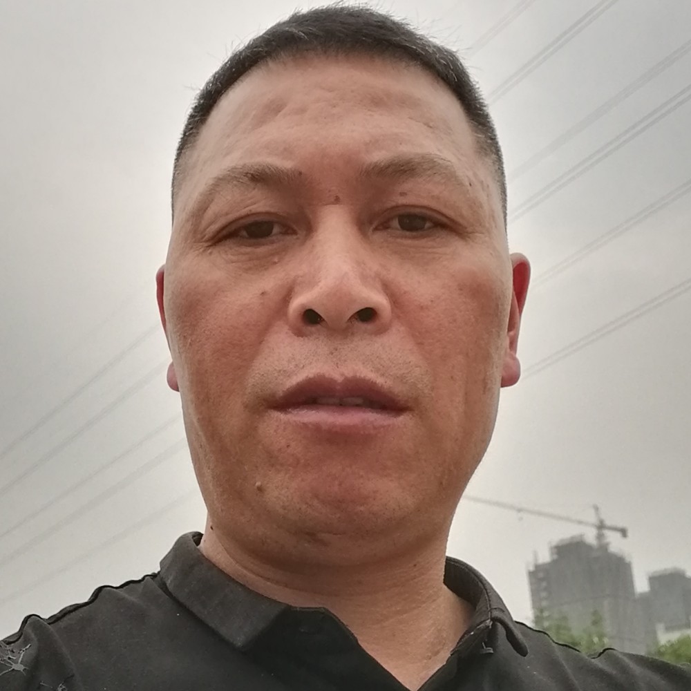 浮波笑落寂的照片