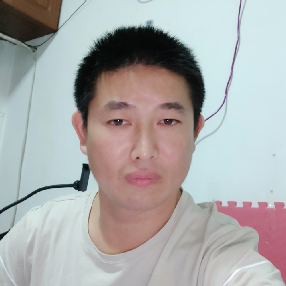 花痴黑猫的照片