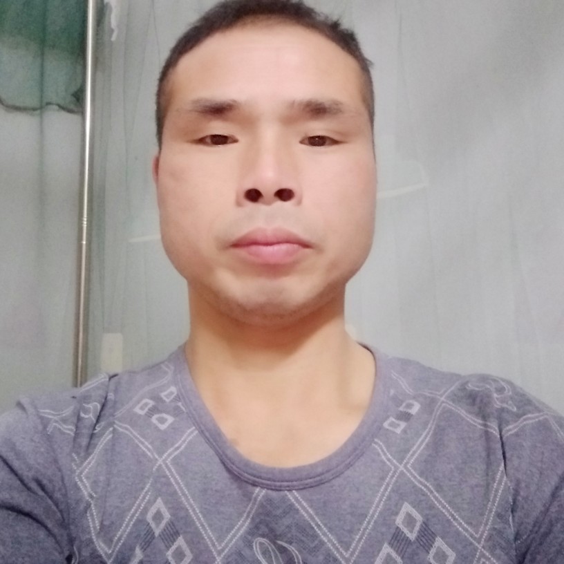 欢呼吃醋微笑的照片