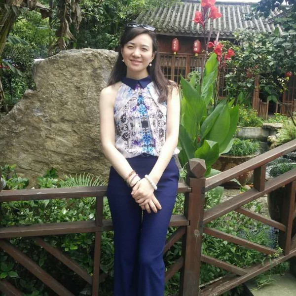 个性向溪流的照片
