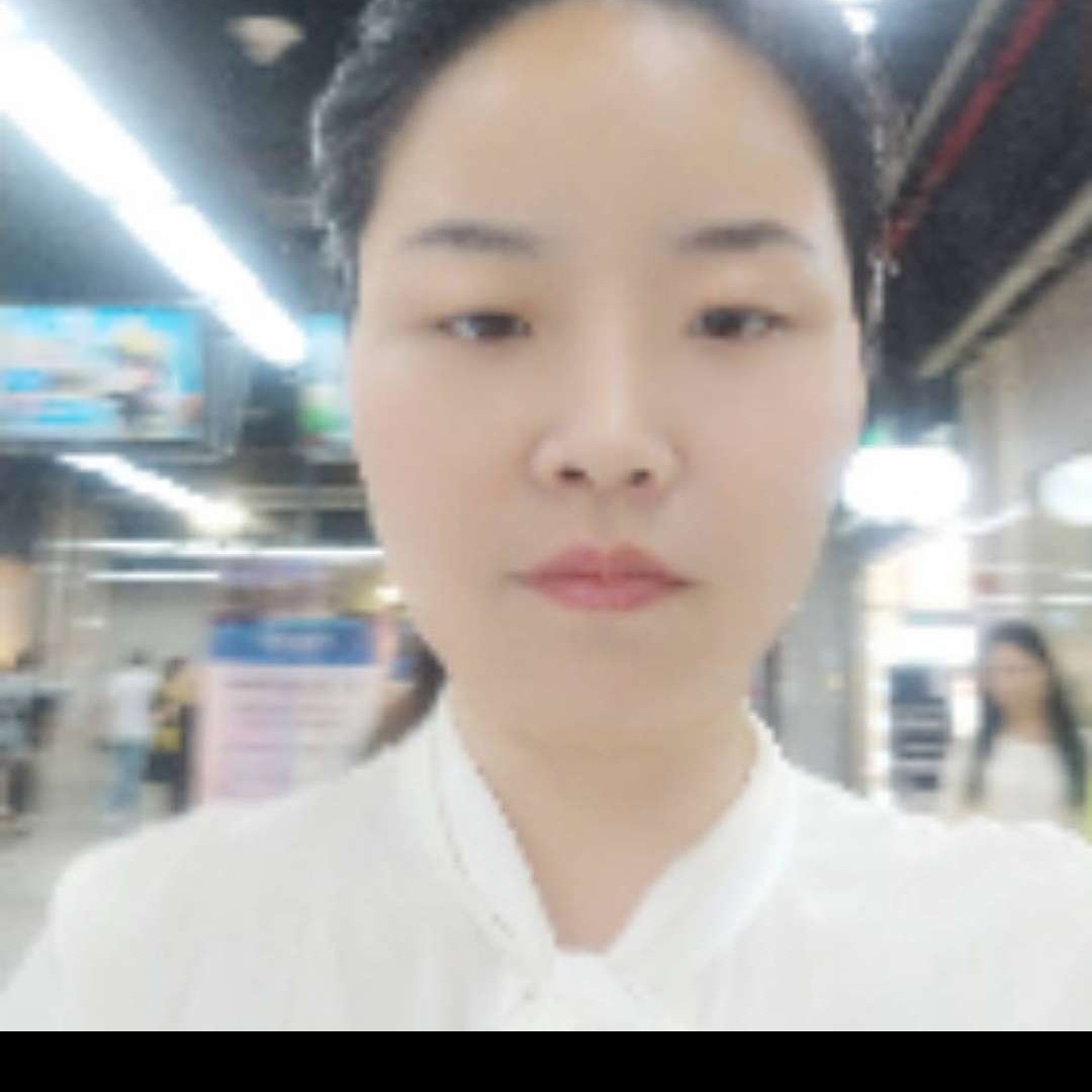 小猫咪笑现实的照片