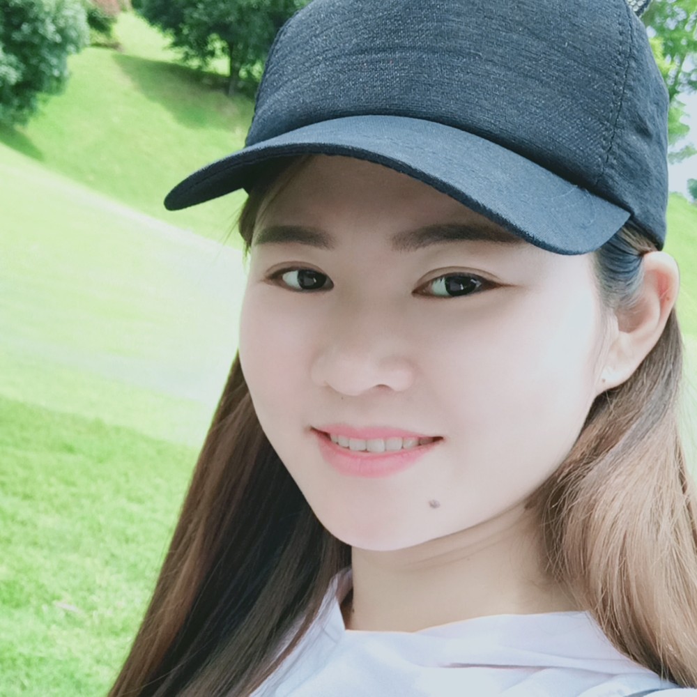 爱笑初妆的照片