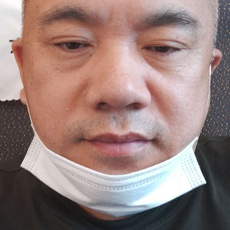 尘宵蹁跹单薄的照片