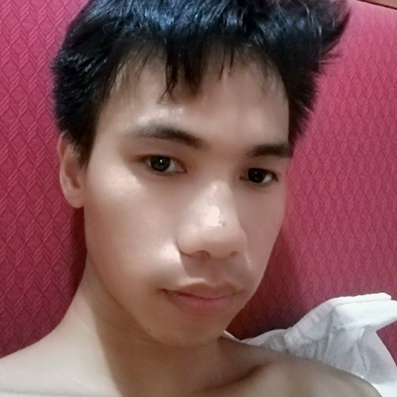 孑然一身的人的照片
