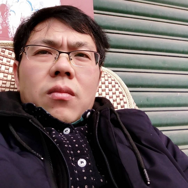 凉笙背后的照片