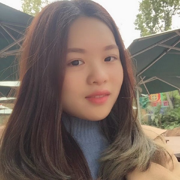 小米吃虫虫的照片