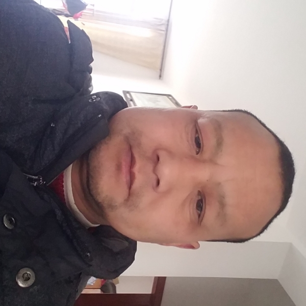 史峰的照片