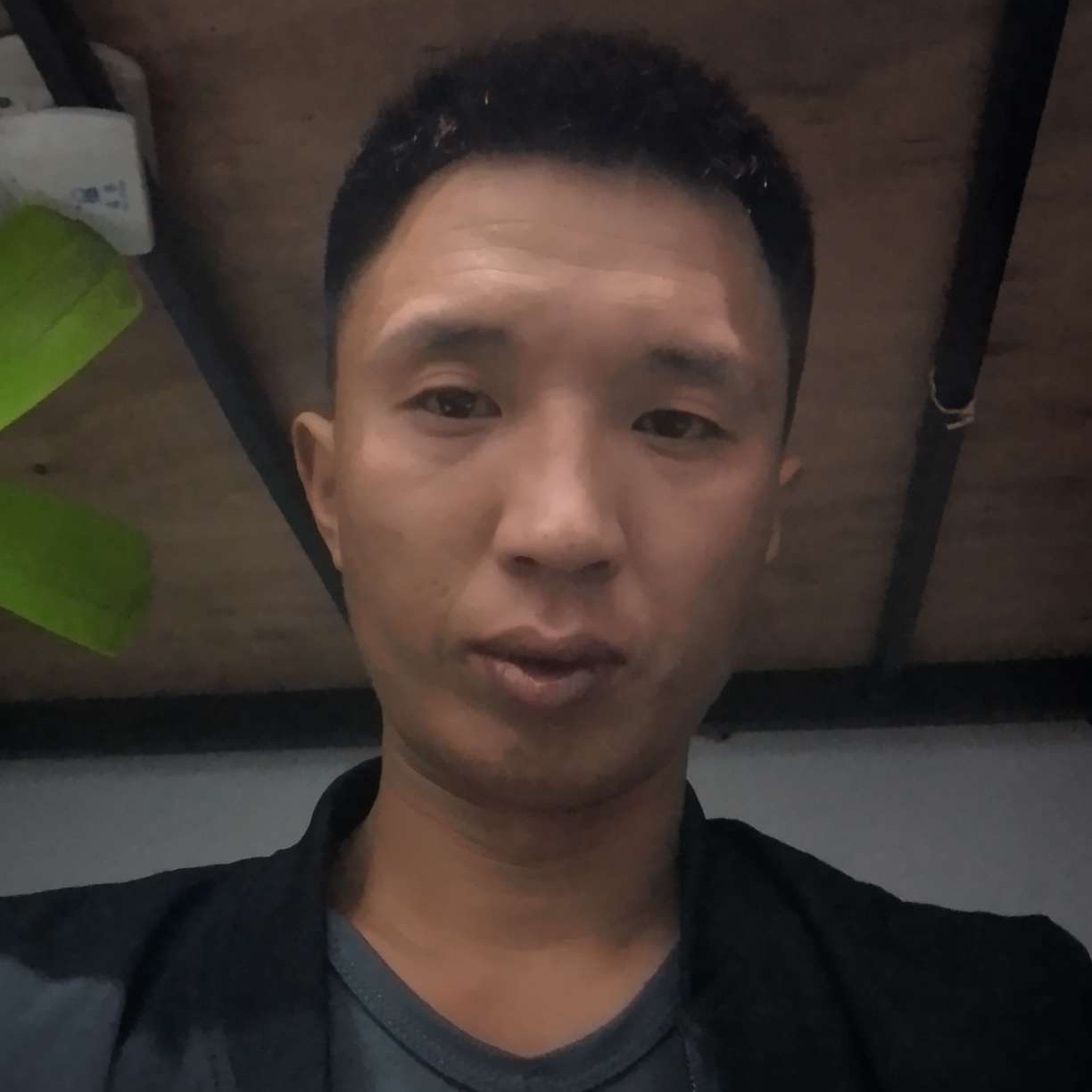 绿茶踢怕黑的照片