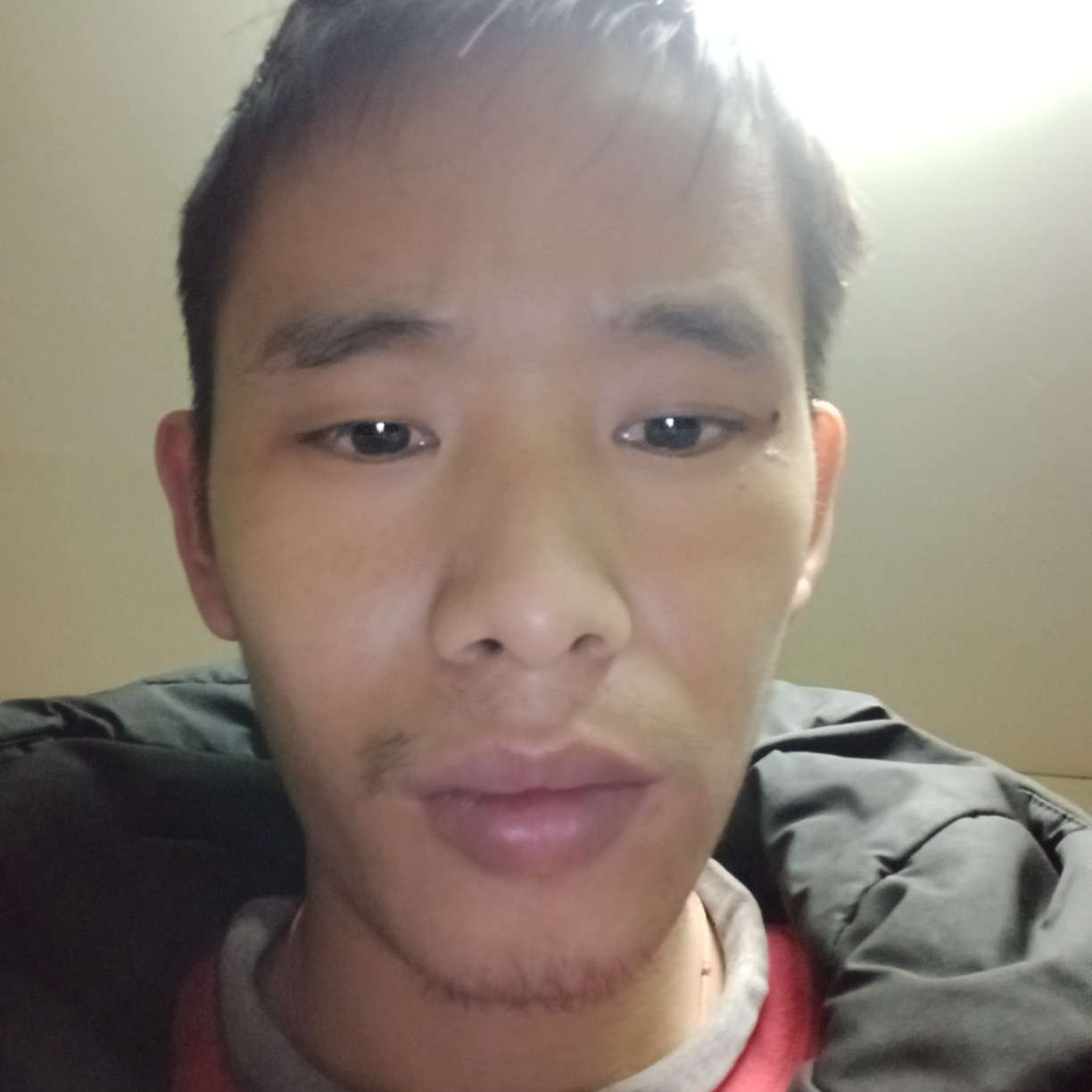 磬音吃醋沉默的照片