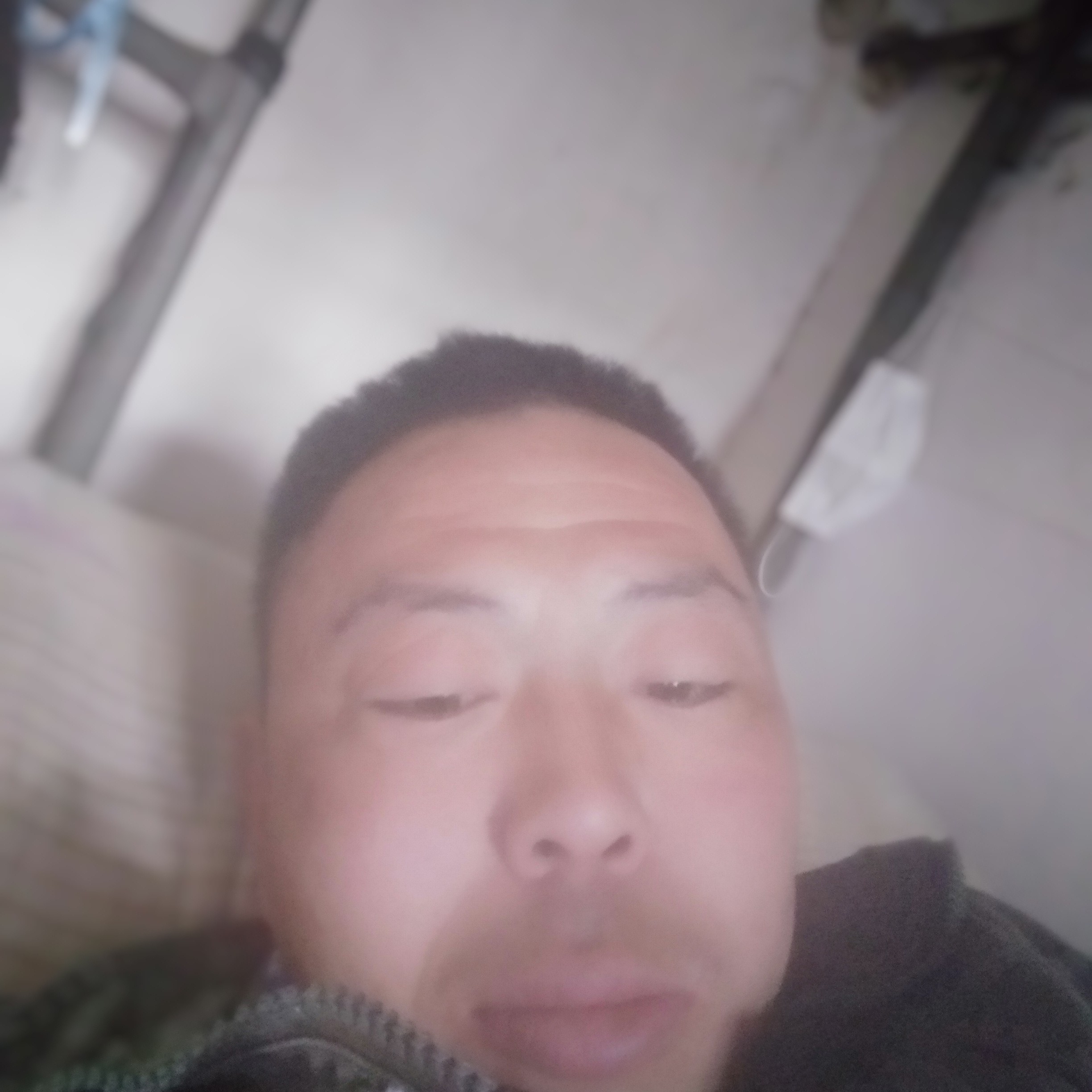 精明浅吻身影的照片