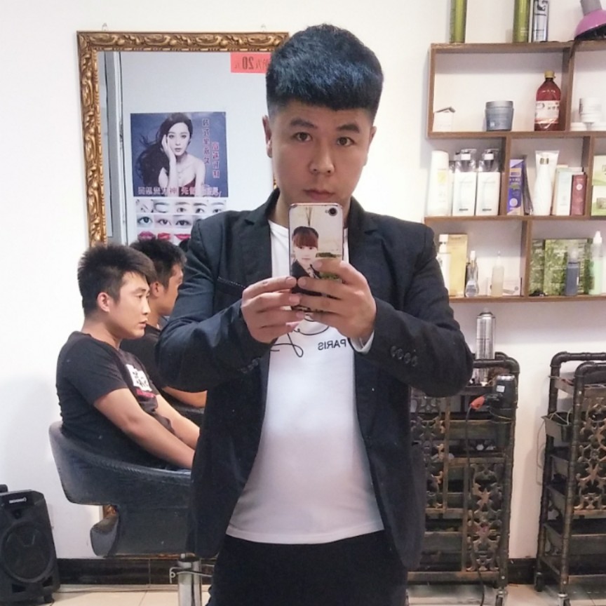 涟漪魁梧的照片
