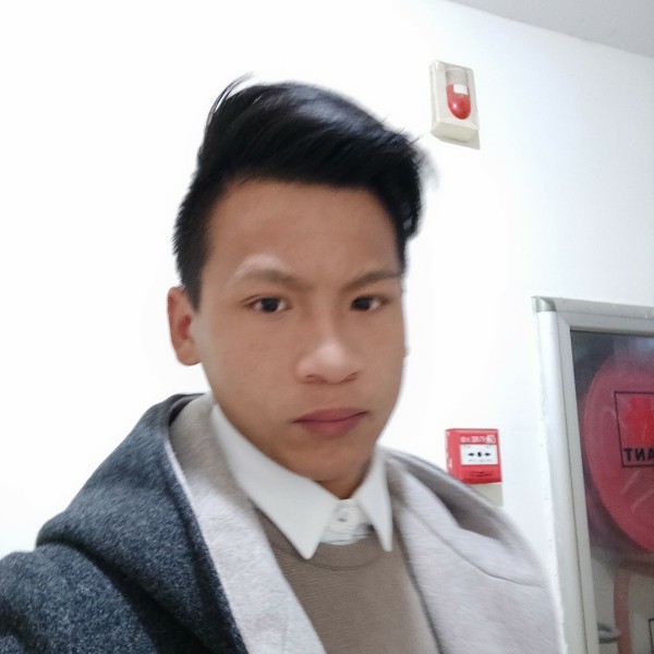落寞霓的照片