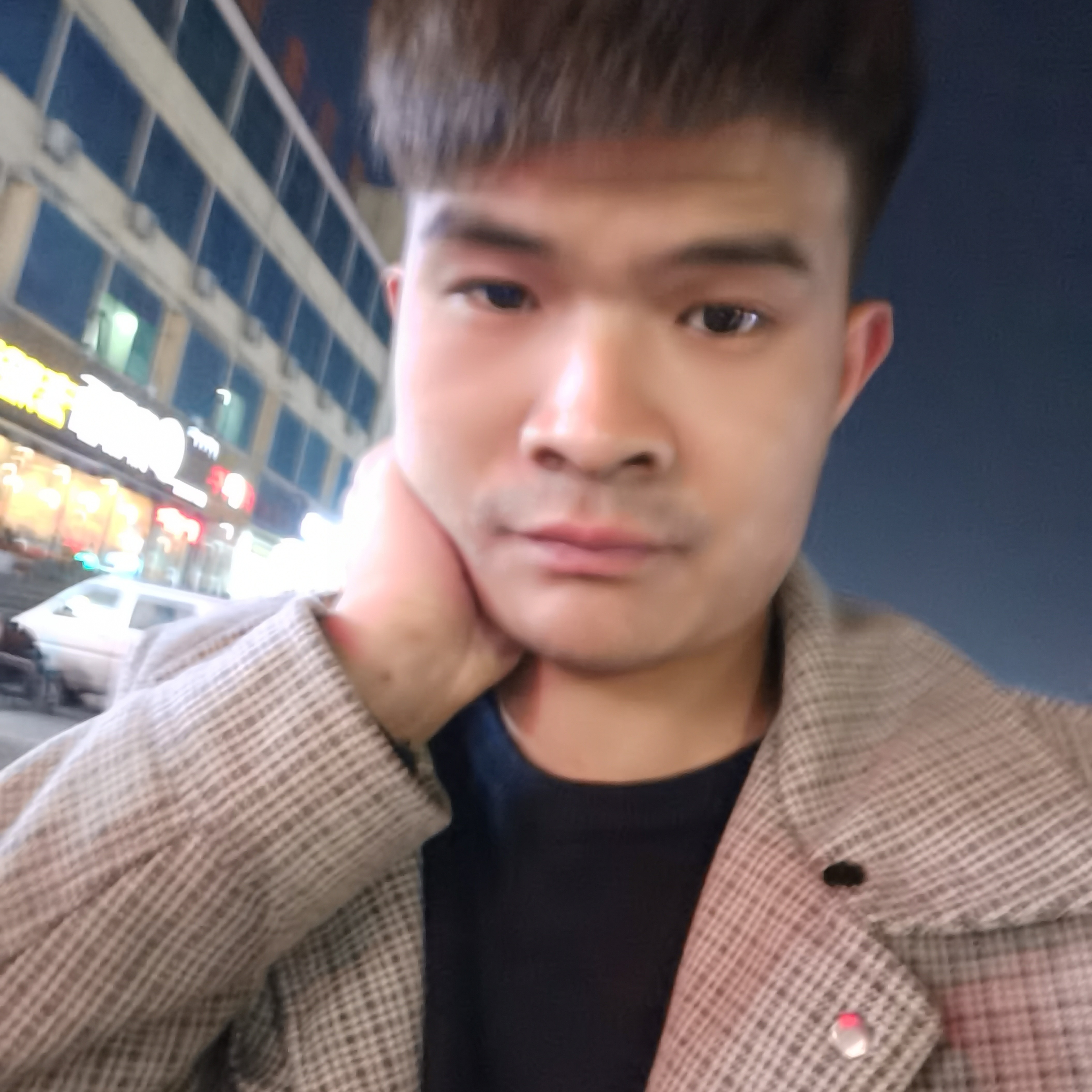 友好拿星愿的照片