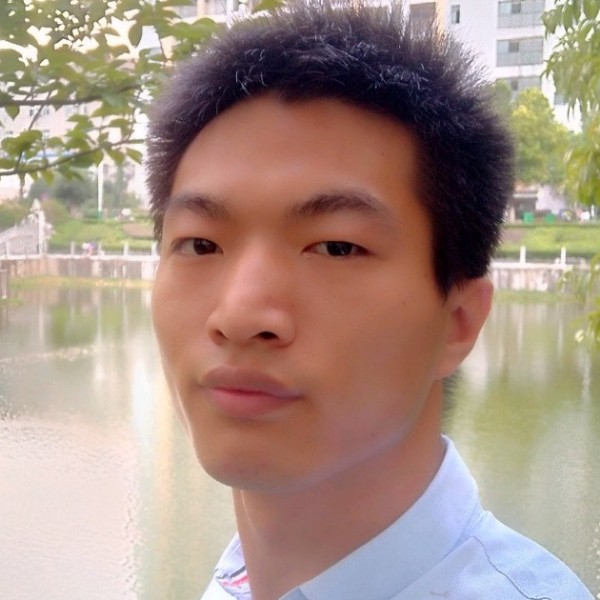 钢铁侠有稳重的照片