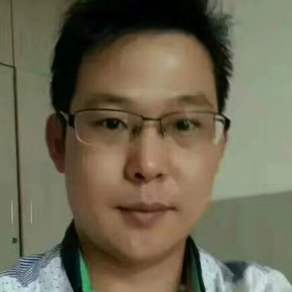 曙光照刚的照片